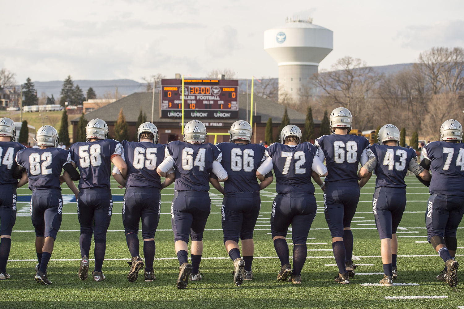 LNA 12132015 Raiders 03.jpg